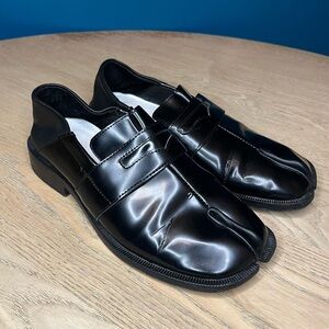 Maison Margiela Womens Tabi Leather Loafers Black Split Toe Slip On Size 35 US 5